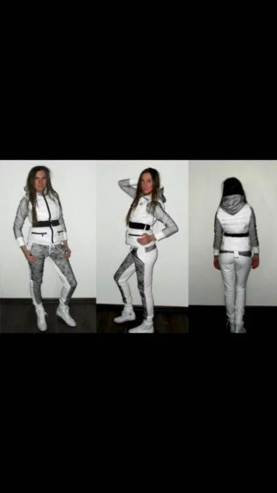 Лот: 10336456. Фото: 1. Жилетка moncler белая. Верхняя одежда