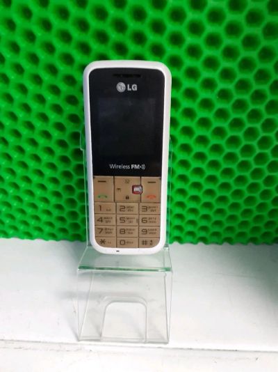 Лот: 18067187. Фото: 1. Смартфон LG не включается (w). Смартфоны
