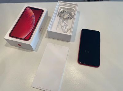 Лот: 17450594. Фото: 1. iPhone XR, Red, 128GB. Смартфоны