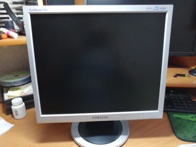 Лот: 12747191. Фото: 1. Монитор Samsung SyncMaster 710N. ЖК-мониторы