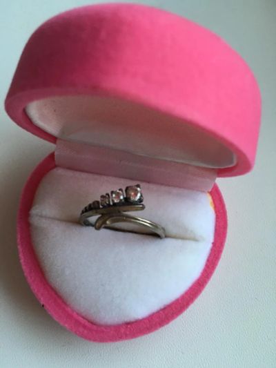 Лот: 7695210. Фото: 1. Кольцо серебряное с фианитами. Кольца, перстни