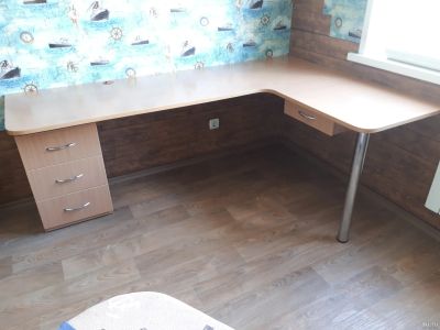 Лот: 13879329. Фото: 1. Стол. Компьютерные и письменные столы