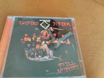Лот: 9856941. Фото: 1. Twisted sister - still hungry. Аудиозаписи