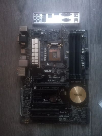 Лот: 19216238. Фото: 1. Asus z97-с. Материнские платы