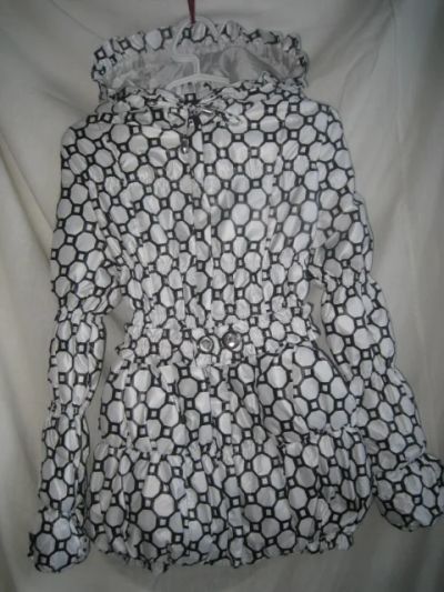 Лот: 5171177. Фото: 1. Курточка на девочку. Верхняя одежда