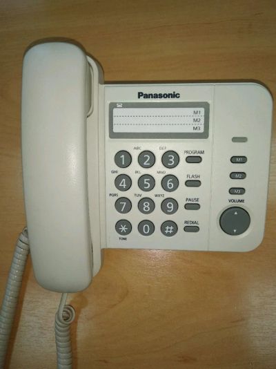 Лот: 14855070. Фото: 1. Телефон проводной новый Panasonic... Проводные телефоны