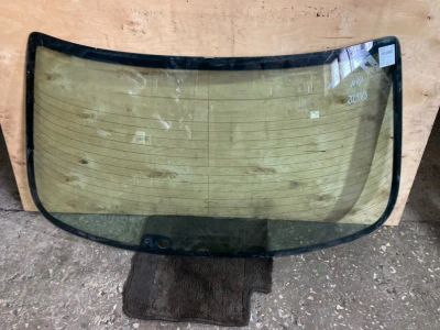 Лот: 21402722. Фото: 1. стекло заднее Toyota Camry Gracia... Двигатель и элементы двигателя