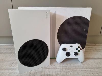 Лот: 23503027. Фото: 1. Xbox series s с играми. Игры для консолей