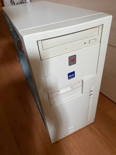 Лот: 20861358. Фото: 1. Корпус InWin песня-сказка. Таких... Корпуса, блоки питания