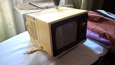 Лот: 9130829. Фото: 1. Маленький ч/б телевизор. Телевизоры