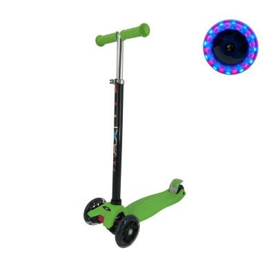 Лот: 22354307. Фото: 1. Самокат RGX Maxi LED green. Роликовые коньки, скейтборды, самокаты