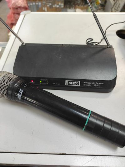 Лот: 20502387. Фото: 1. Радио микрофон ProAudio SR-200. Студийные микрофоны, радиомикрофоны и радиосистемы