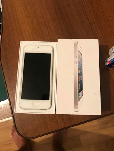 Лот: 9336590. Фото: 1. iPhone 5 32 Gb. Смартфоны
