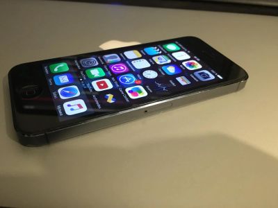 Лот: 7230983. Фото: 1. iPhone 5 32gb Black. Смартфоны