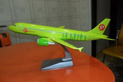 Лот: 15221870. Фото: 1. Модель А-320 S-7. Авиамоделизм