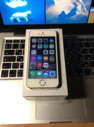 Лот: 4655085. Фото: 1. Iphone 5s gold 16 gb в хорошем... Смартфоны
