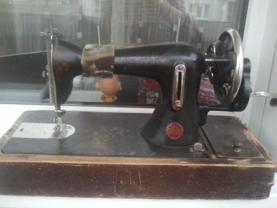Лот: 4576419. Фото: 1. Швейная машинка ручная. Швейная, вязальная