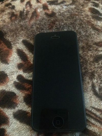 Лот: 8191370. Фото: 1. iPhone 5 16 Gb чёрный. Смартфоны
