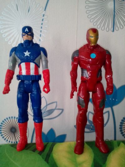 Лот: 12046767. Фото: 1. Капитан Америка и Железный человек. Военная тема
