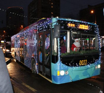 Лот: 12676329. Фото: 1. Услуги автобуса на Новогоднюю... Другие (транспортные услуги, вывоз мусора)