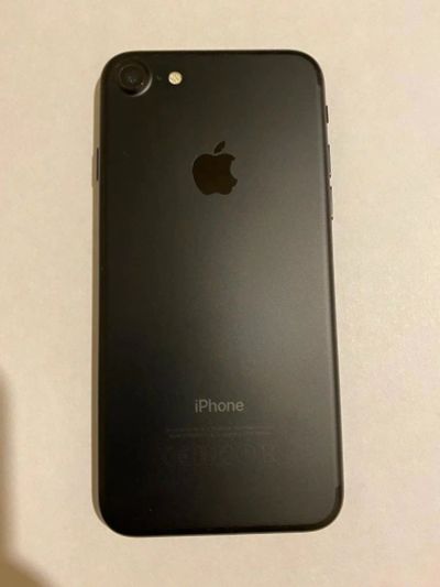 Лот: 16917313. Фото: 1. Iphone 7. Смартфоны