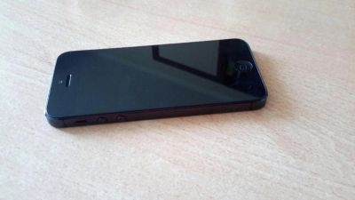 Лот: 5975830. Фото: 1. Продам iPhone 5 black 16 GB. Смартфоны