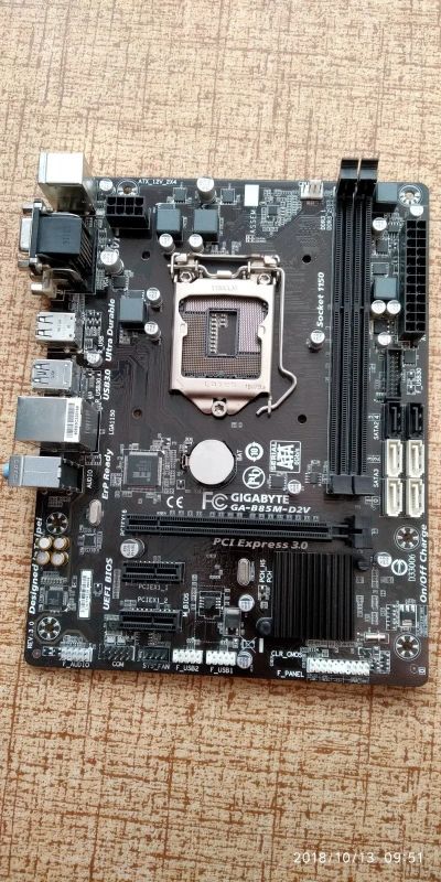Лот: 12427684. Фото: 1. Gigabyte GA-B85M-D2V. Материнские платы