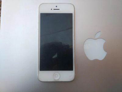 Лот: 7923128. Фото: 1. iPhone 5 16Gb White, Почти идеальное... Смартфоны