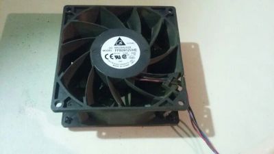 Лот: 10654992. Фото: 1. Вентилятор 8*8 см 12V б/у. Системы охлаждения