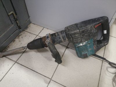 Лот: 15185614. Фото: 1. Отбойный молоток Makita HM1202C... Электроинструмент