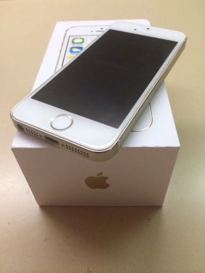Лот: 4747988. Фото: 1. iPhone 5S 16GB GOLD возможен небольшой... Смартфоны