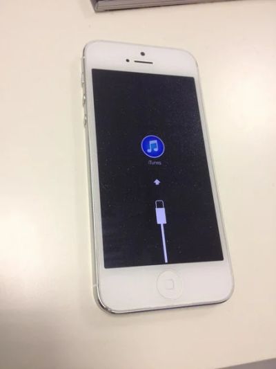 Лот: 4235883. Фото: 1. iPhone 5 16gb white. Смартфоны