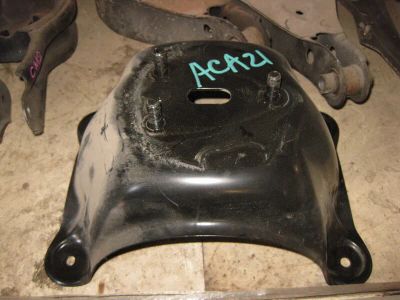 Лот: 20896883. Фото: 1. Кронштейн запасного колеса Toyota... Двигатель и элементы двигателя
