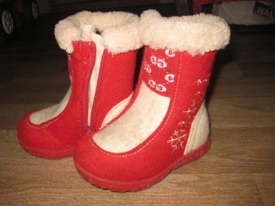 Лот: 4685872. Фото: 1. Валенки для девочки. Валенки, угги, унты