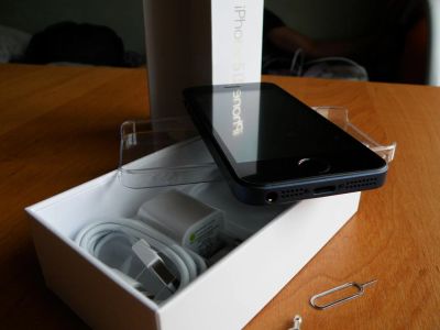 Лот: 4192923. Фото: 1. iPhone 5S, Новый + Подарок!. Смартфоны