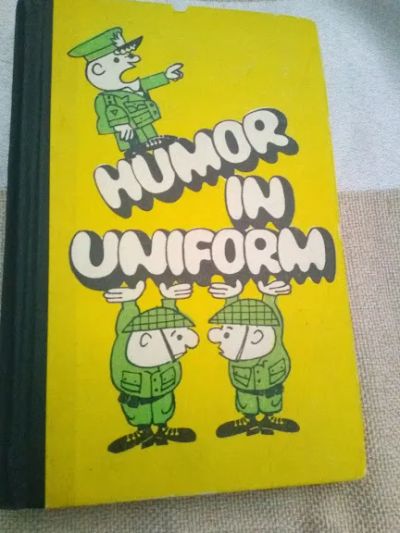 Лот: 20023984. Фото: 1. Humor in Uniform. учи английский... Другое (хобби, туризм, спорт)