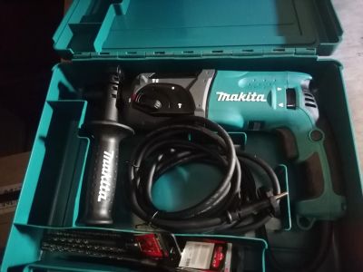 Лот: 20615874. Фото: 1. Перфоратор makita 2470. Электроинструмент