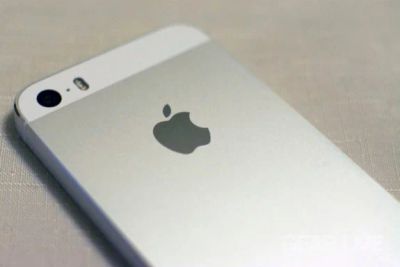 Лот: 4951050. Фото: 1. Iphone 5S 64Gb silver идеальное... Смартфоны