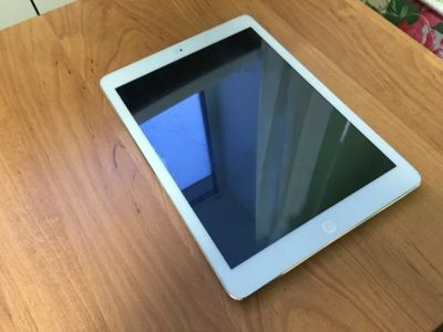 Лот: 6385533. Фото: 1. Apple iPad Air 32 gb wi-fi + симка... Планшеты
