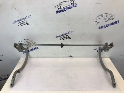 Лот: 21704690. Фото: 1. крепление крышки багажника Chevrolet... Двигатель и элементы двигателя