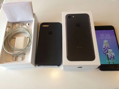 Лот: 13234894. Фото: 1. IPhone 7 32gb black. Смартфоны
