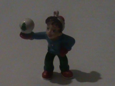 Лот: 5992749. Фото: 1. мальчик с новогодним шаром. Игрушки