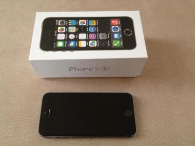Лот: 7081523. Фото: 1. iPhone 5s 32gb, черный. Как новый... Смартфоны