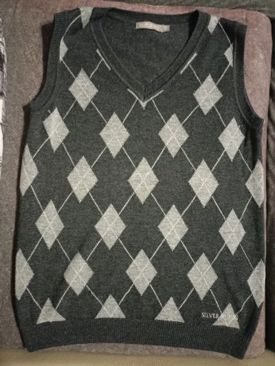 Лот: 19353042. Фото: 1. Жилет. Школьная форма