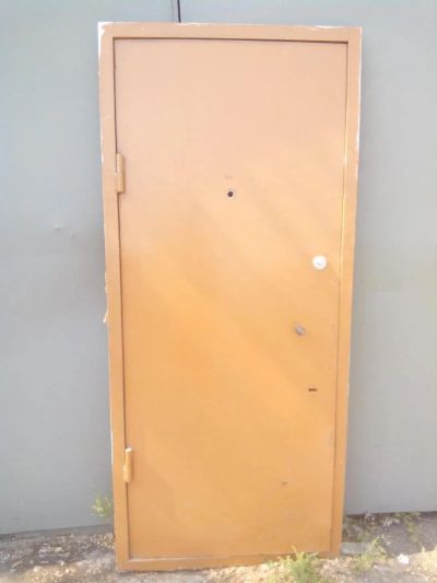 Лот: 5892400. Фото: 1. дверь железная б/у замок+2 ключа. Двери входные