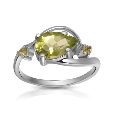 Лот: 23788164. Фото: 1. Кольцо из серебра с хризолитом. Кольца, перстни