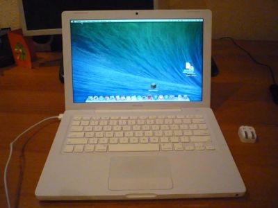 Лот: 4473587. Фото: 1. Ноутбук Apple MacBook 13.3" MC240LL... Ноутбуки