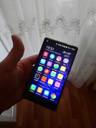 Лот: 11801864. Фото: 1. Leagoo Kiicaa Mix 3Gb/32Gb. Смартфоны