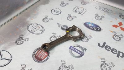 Лот: 23583160. Фото: 1. Шатун Ford Focus XQDA 1907707. Двигатель и элементы двигателя