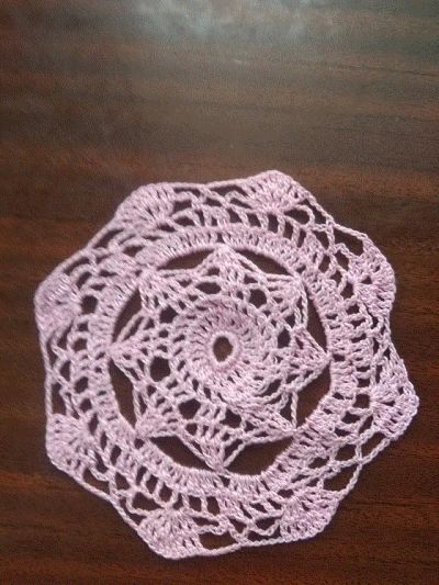 Лот: 25747302. Фото: 1. Салфетка ручной работы, связанная... Скатерти, салфетки